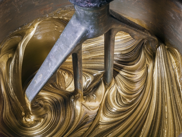 Christopher Payne, Gamblin, Mixing Gold Paint, 2018