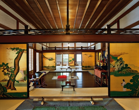 Jacqueline Hassink<br /> <em>Shunkōin 33&nbsp;(golden room),&nbsp;subtemple of Myōshin-ji,&nbsp;West Kyoto,&nbsp;8 March 2009 (13:00)</em><br /> Chromogenic prints<br />41 x 51", 50 x 63", and&nbsp;63 x 79"&nbsp; &nbsp;Shared edition of 7<br />