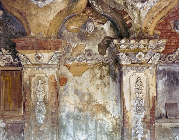 Laura McPhee<br /> <span style="font-size:12px;"><em><span style="font-family: arial, sans-serif;">Inside Wall of the Thakur Dalan (Hall of Worship), Basubati, Baghbazar, North Kolkata, 2005</span></em></span><br /> Archival Pigment Ink Prints<br /> 30 x 40" &nbsp; &nbsp;Edition of 5<br /> 40 x 50" &nbsp; &nbsp;Edition of 5<br /> 50 x 60" &nbsp; &nbsp;Edition of 5<br /> 60 x 75" &nbsp; &nbsp;Edition of 5