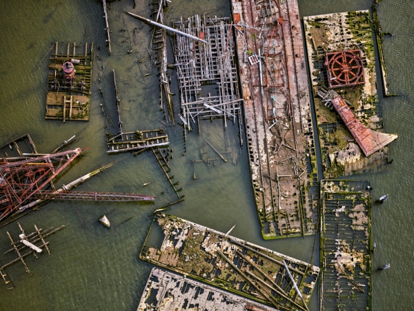<strong>Jeffrey Milstein</strong><br /> <em>Newark Bay 3, NJ</em>, 2017<br /> Archival pigment print<br /> 40 x 51 inches<br /> Edition of 10<br /> Additional sizes avaible, please contact gallery for more information