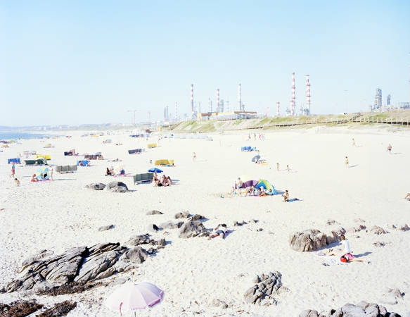 Massimo Vitali<br /> <em>Praia do Aterro Galp Matosinhos&nbsp;</em>(#4887), 2016<br /> Chromogeni print with Diasec mount<br /> 71 x 92" &nbsp; &nbsp;Edition of 6