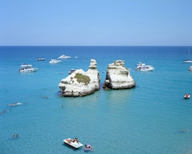 Massimo Vitali<br /> <em>Le Due Sorelle Motor Boats&nbsp;</em>(#4526), 2011<br /> Chromogenic print with Diasec mount<br /> 71 x 92" &nbsp; &nbsp;Edition of 6