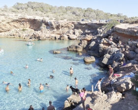 Massimo Vitali<br /> <em>Cala Conta Black Dog, Ibiza,&nbsp;</em> 2016 <br /> Digital C-print<br /> 71.5 x 95.5" &nbsp; &nbsp; <br /> Edition of 6